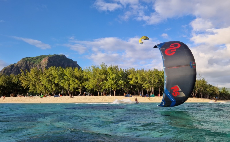 Une belle session de kitesurf dans le lagon